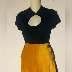 POLLY & ESTHER FRONT KEYHOLE BODY SUIT TOP